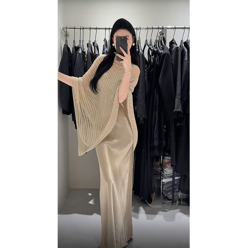 2025年夏季新款ins法式名媛范镂空针织斗篷防晒衫配气质吊带长裙