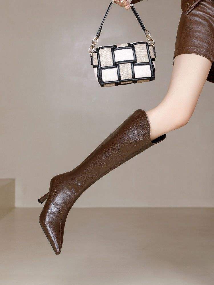 2025新款软皮秋冬法式V口尖头细跟高筒长靴女性感棕色高跟皮靴女