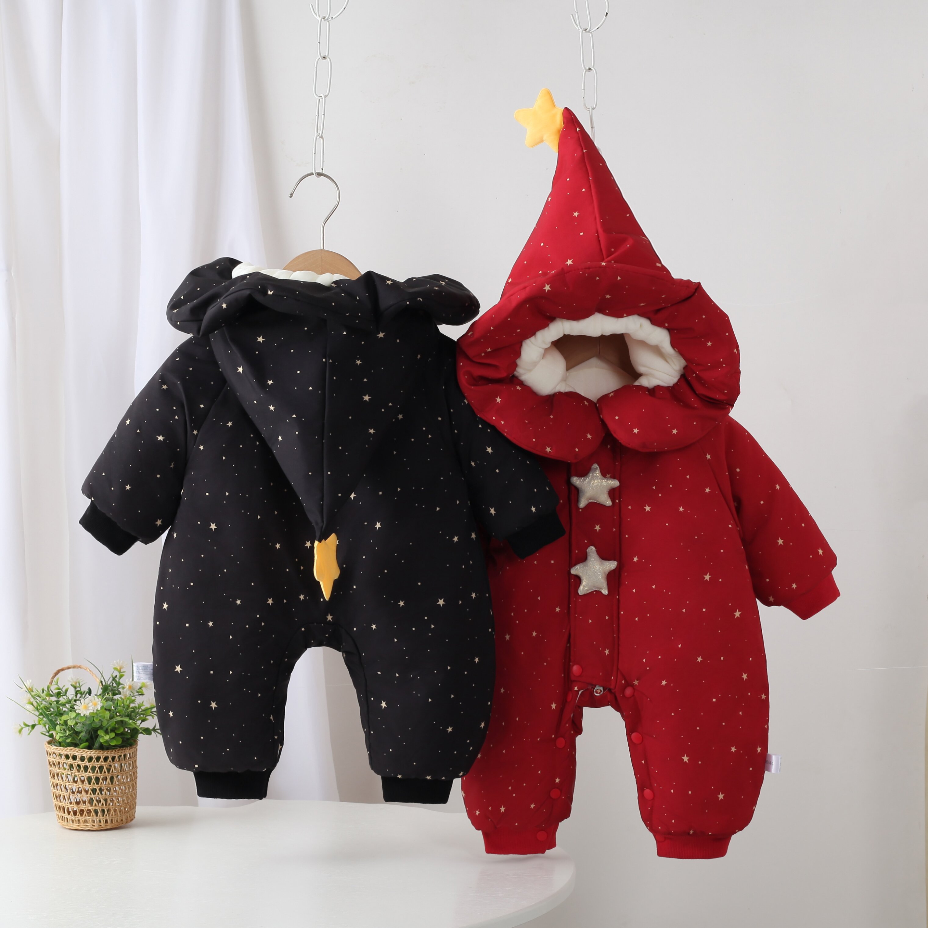 2025冬季婴儿连体衣冬装棉衣外套韩版男女宝宝加厚外出满月服洋气