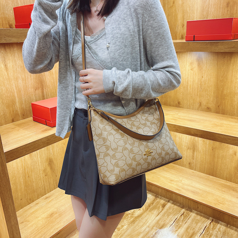 轻奢欧美小众复古箱包休闲皮具托特包PU印花女士单肩包腋下