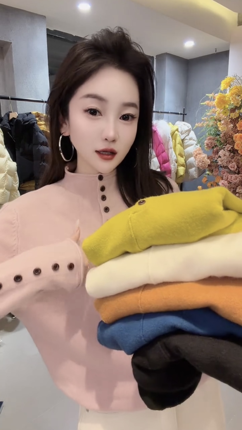 高级感小众多纽扣立领长袖针织衫女设计感洋气减龄百搭舒适上衣潮