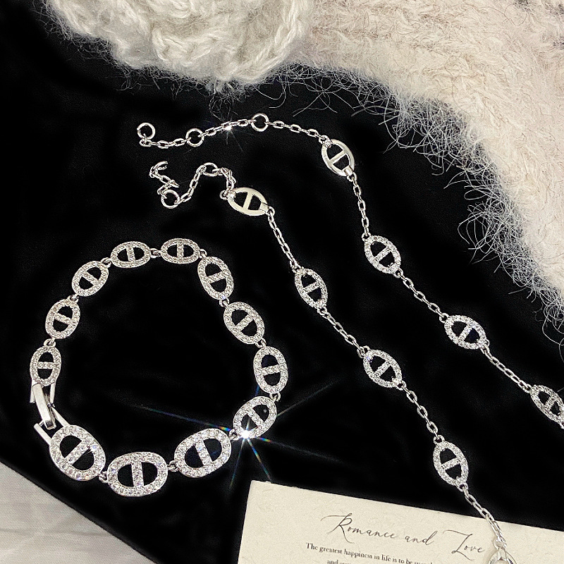 铜合金锆石手链 满钻猪鼻子镂空超闪手链精致高级设计感轻奢手环