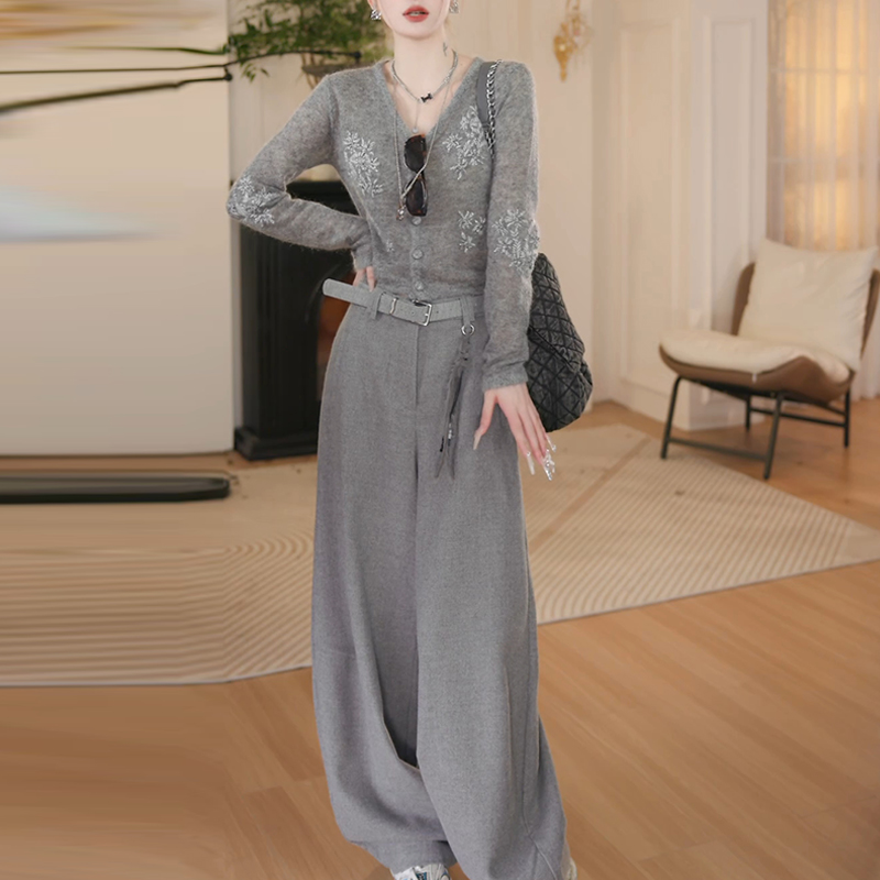 2025秋季新款针织衫显瘦修身百搭外套打底衫百搭休闲裤时尚套装