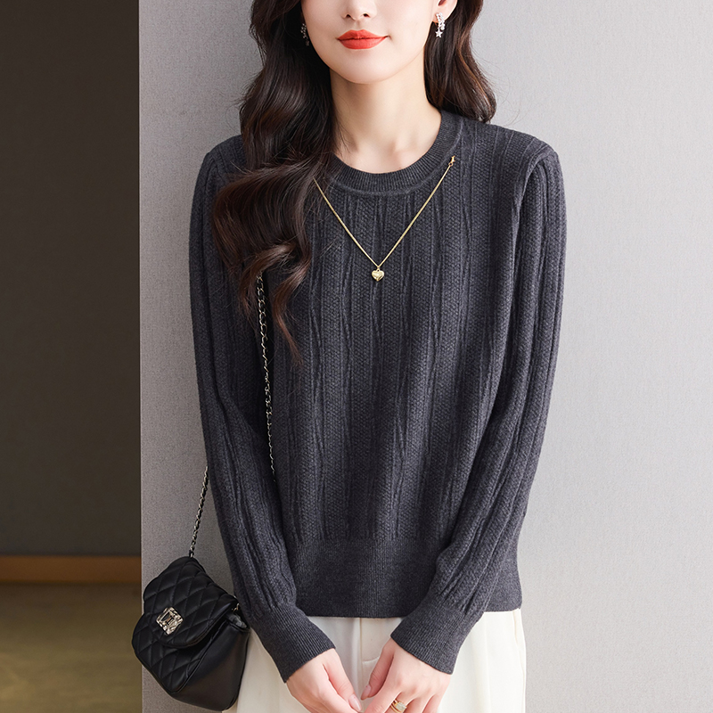 短款独特漂亮小上衣简单大方高级感毛衣2025秋冬新款内搭打底衫女