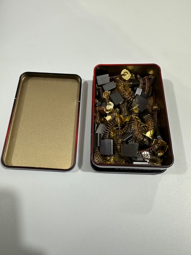 铁盒装50只碳刷混装款角磨机电钻电锤切割锯用