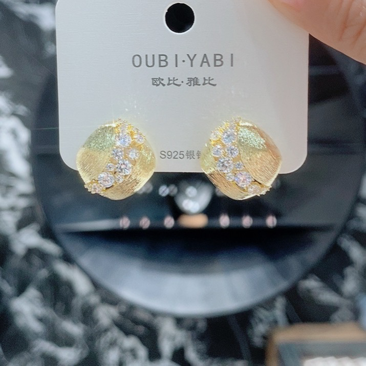 铜合金合成锆石耳饰 新款星河菱形耳钉耳饰时髦高级