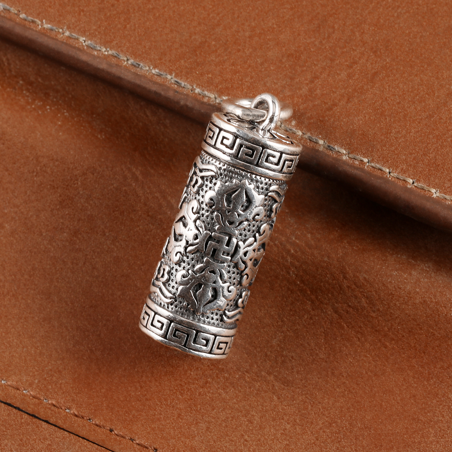 吊坠足银 六字真言复古做旧图腾嘎乌盒吊坠男士本命年项坠挂件