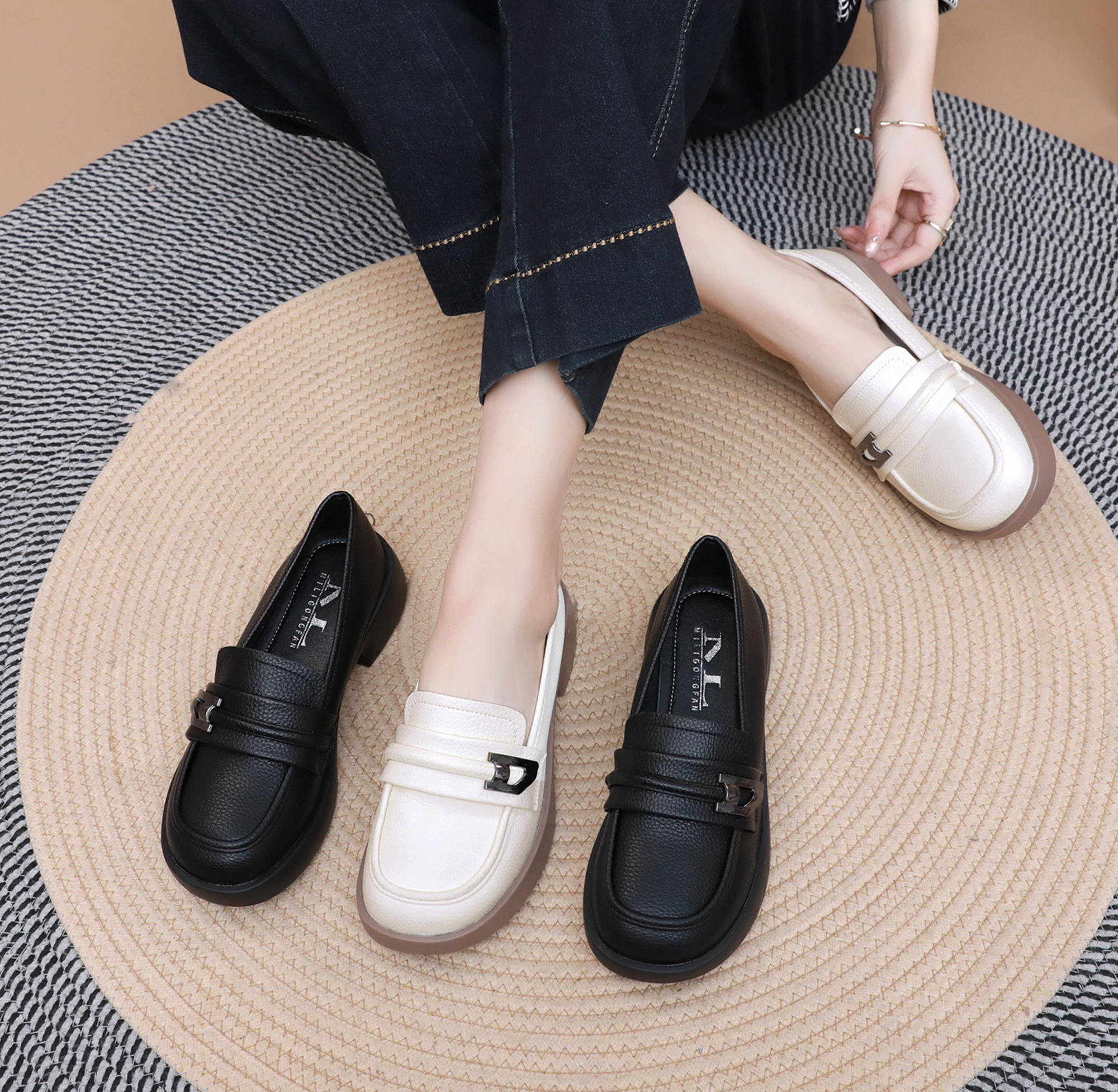 】百搭鞋子金属修面皮春秋简约英伦风乐福鞋复古舒适7012