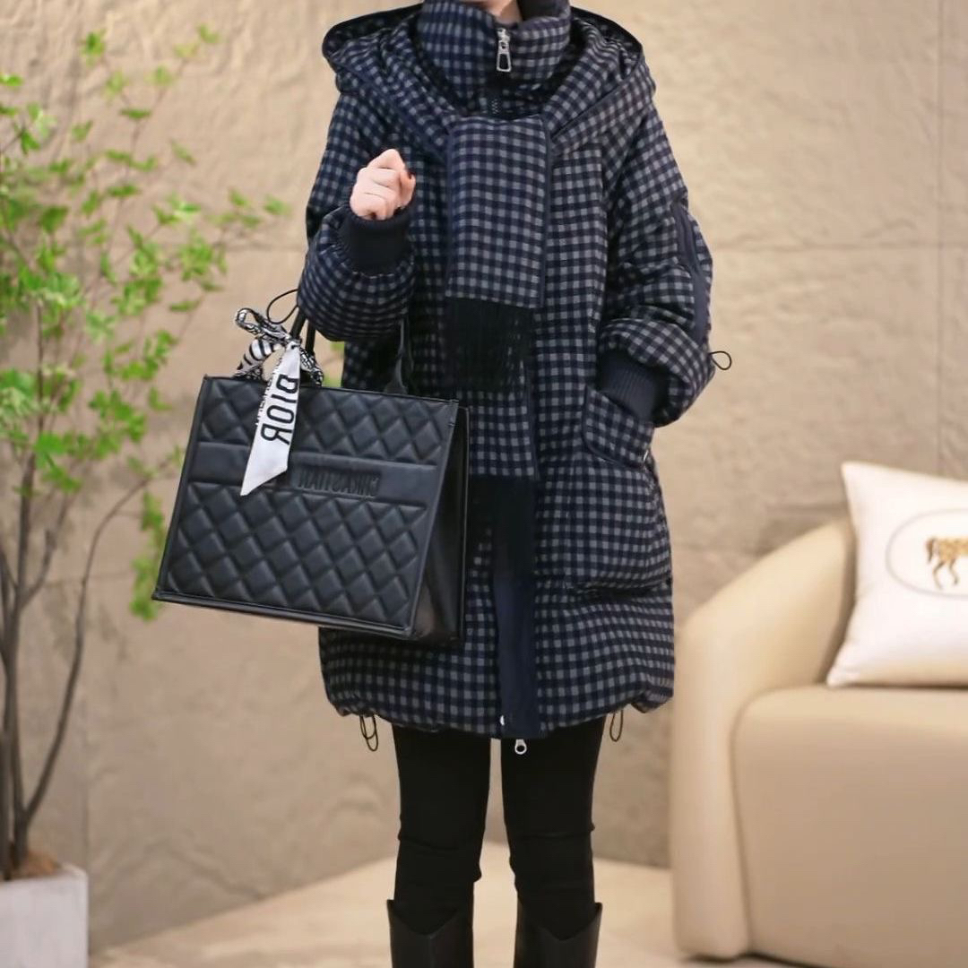 高级精纺格纹时尚鸭绒中长款羽绒服2025冬季新款加厚保暖减龄外套