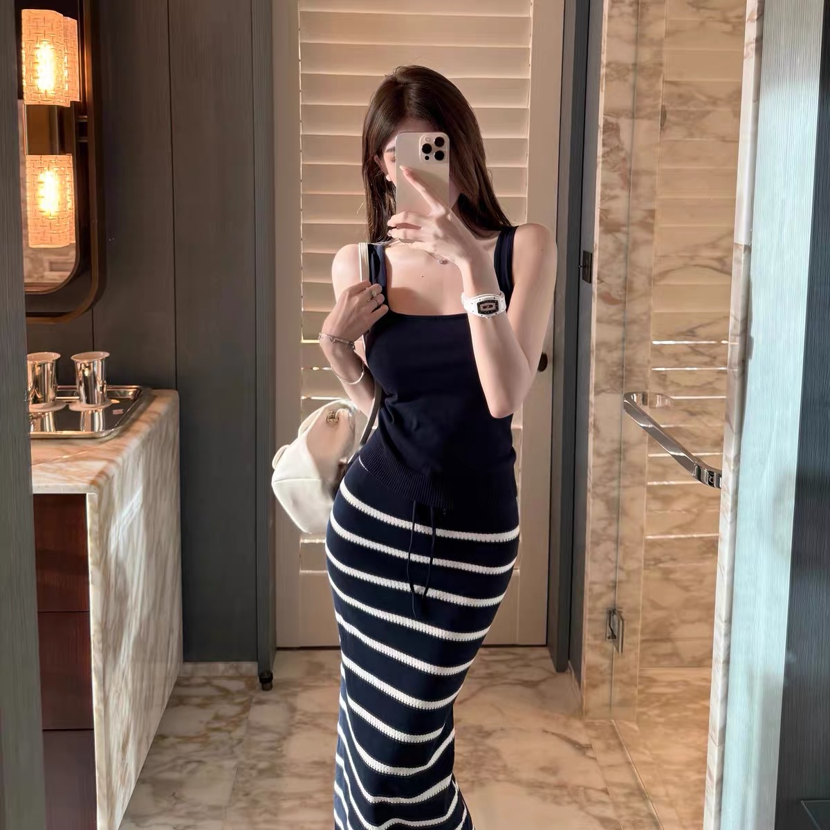 冰感气质方领背心吊带上衣女夏季显瘦撞色条纹半身裙两件套套装女