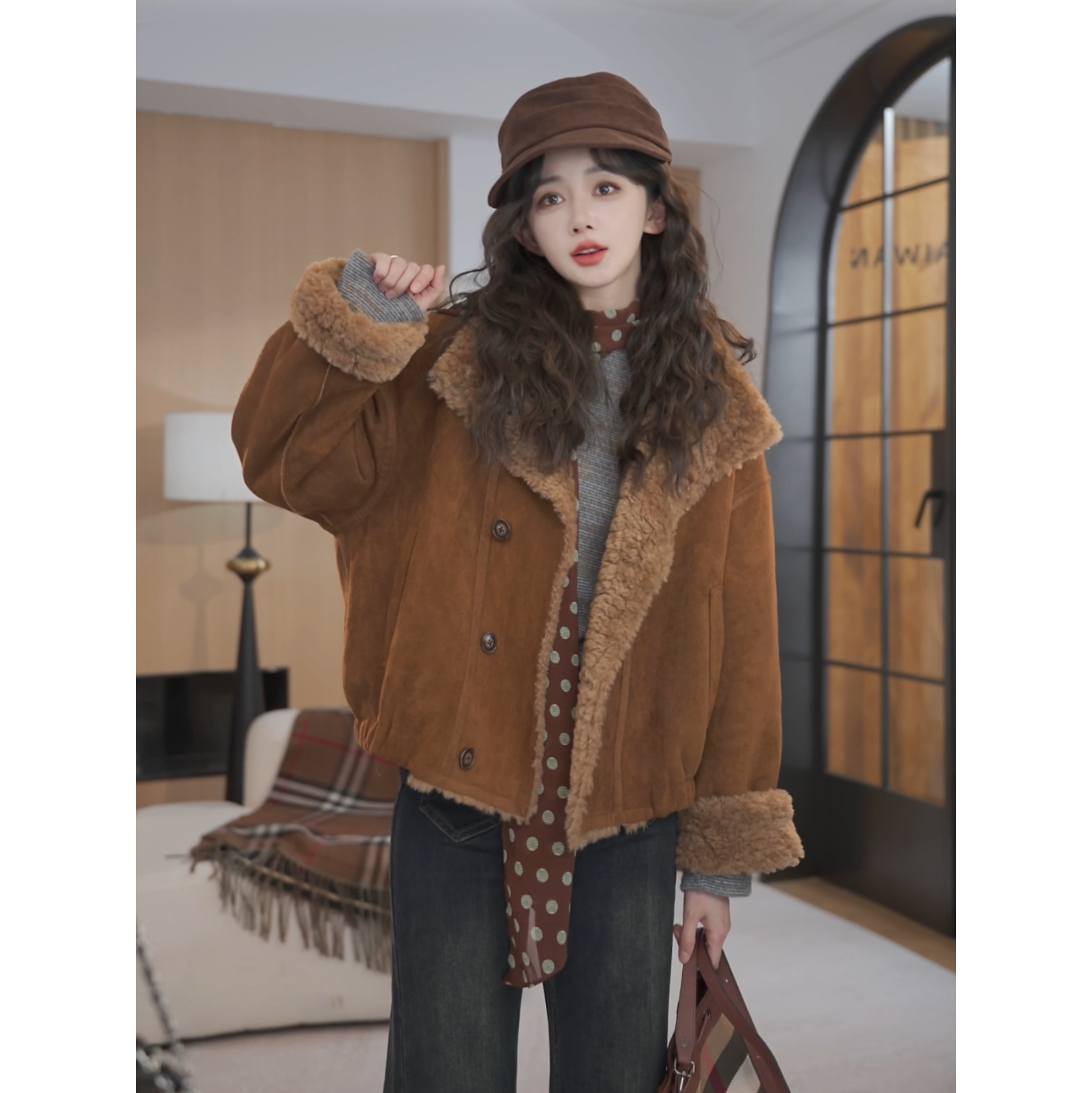 余紫绮【咖啡屋】时尚女毛领翻领加绒保暖宽松短外套冬季YZ1113031