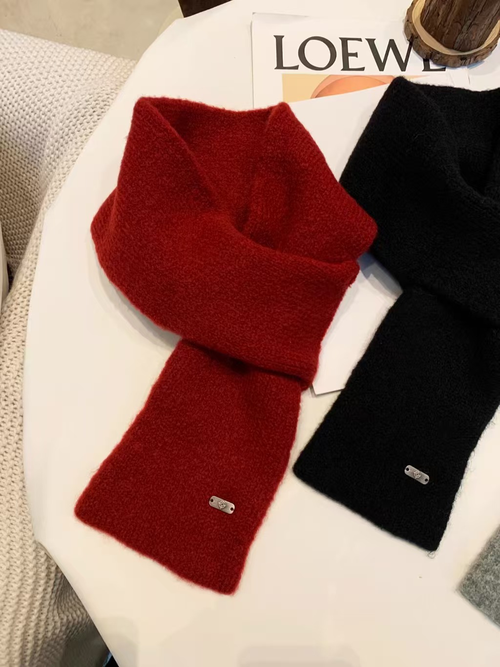 日韩穿孔小围脖2025新款秋冬季韩版时尚纯色百搭护颈针织红色围脖