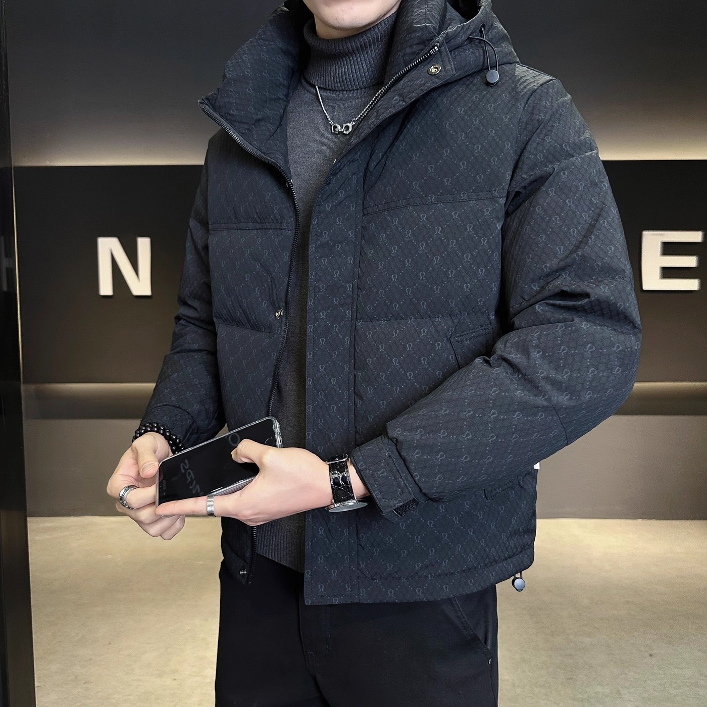 PinkAvril2025新款冬季男羽绒服潮牌连帽轻薄帅气加厚连帽外套男