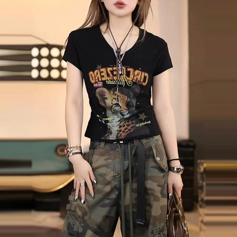 修身显瘦复古设计感印花短袖打底衫女夏季2025新款小个子洋气上衣