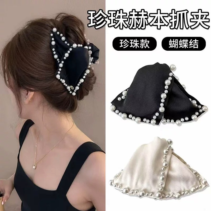 法式优雅缎面仿珍珠三角抓夹小香风气质后脑勺盘发鲨鱼夹头饰女