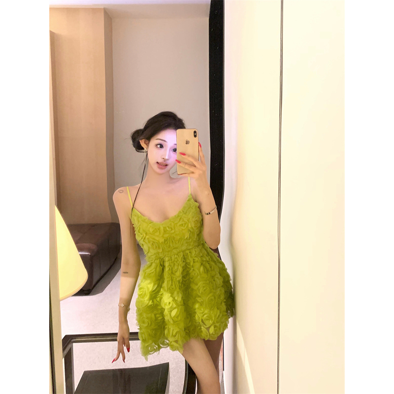 法式重工别致立体花朵吊带背心女2025新款夏季独特别致甜美上衣女
