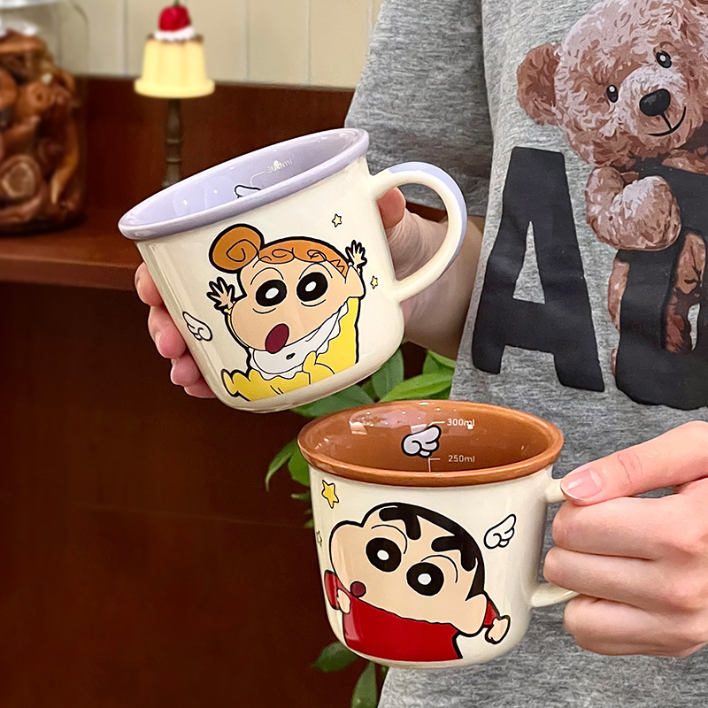 舍里蜡笔小新一家四口陶瓷杯卡通刻度马克杯高颜值儿童牛奶早餐杯