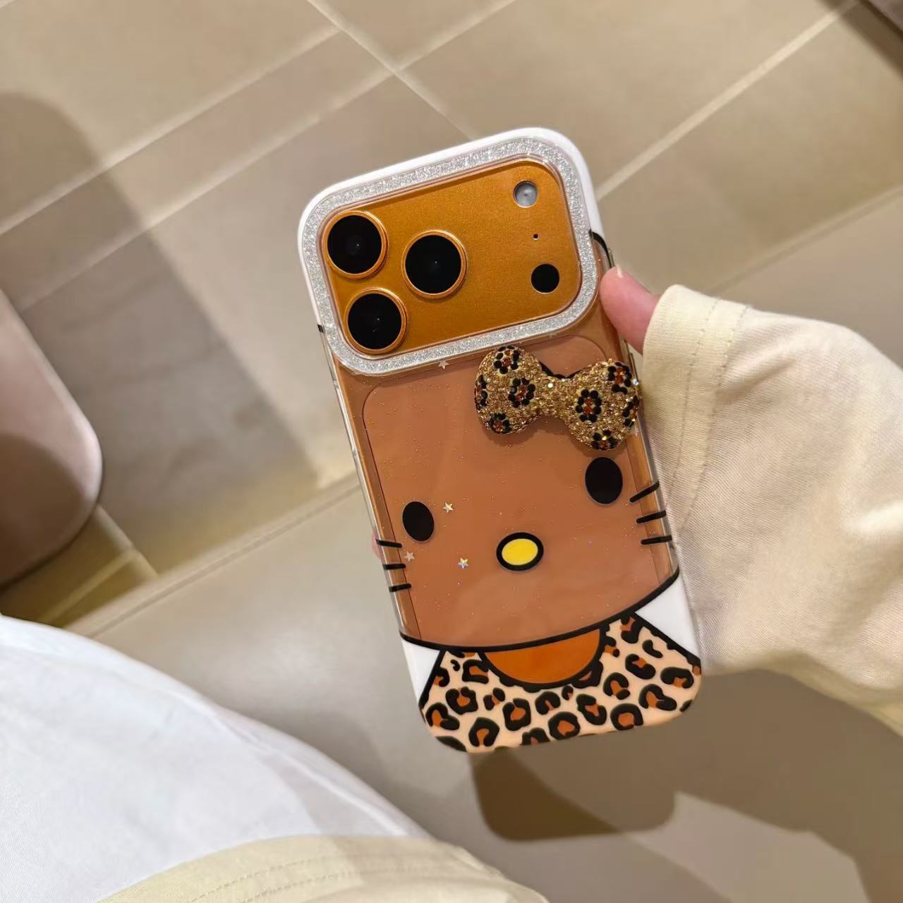 热麦•秋冬透底闪粉豹纹蝴蝶结kt带链条手机壳适用苹果17/16/15