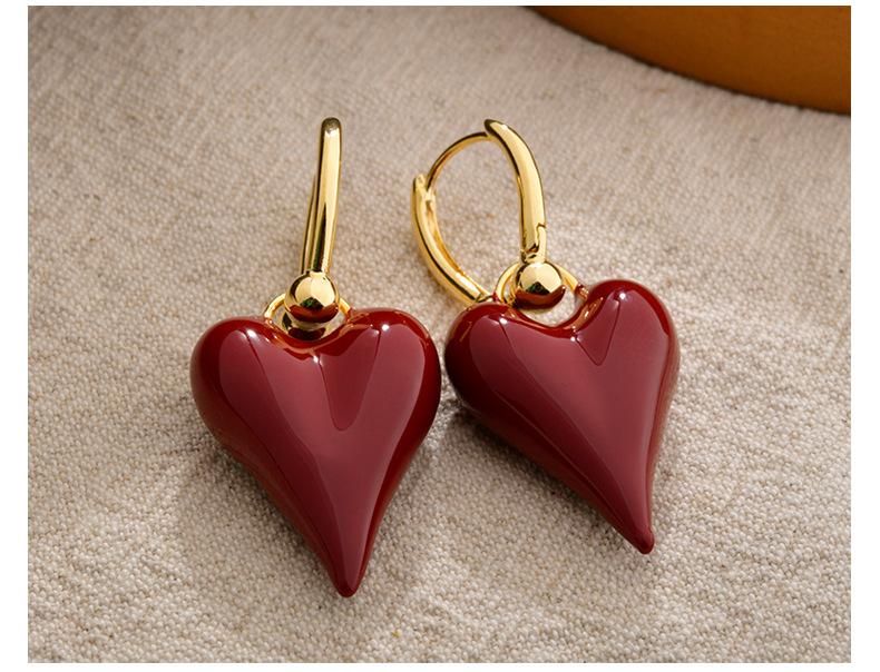 铜合金耳饰 秋冬新款气质简约安可拉红滴釉爱心耳环百搭高级感