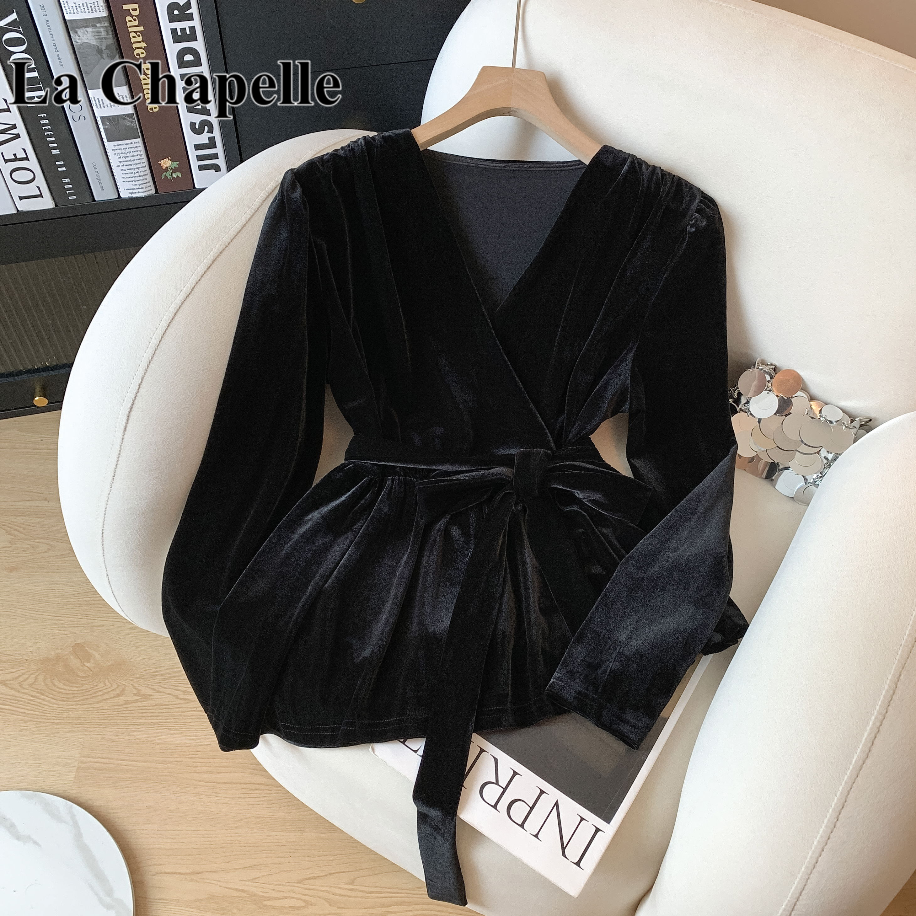 拉夏贝尔法式收腰丝绒气质显瘦衬衫女长袖秋冬款减龄独特漂亮上衣