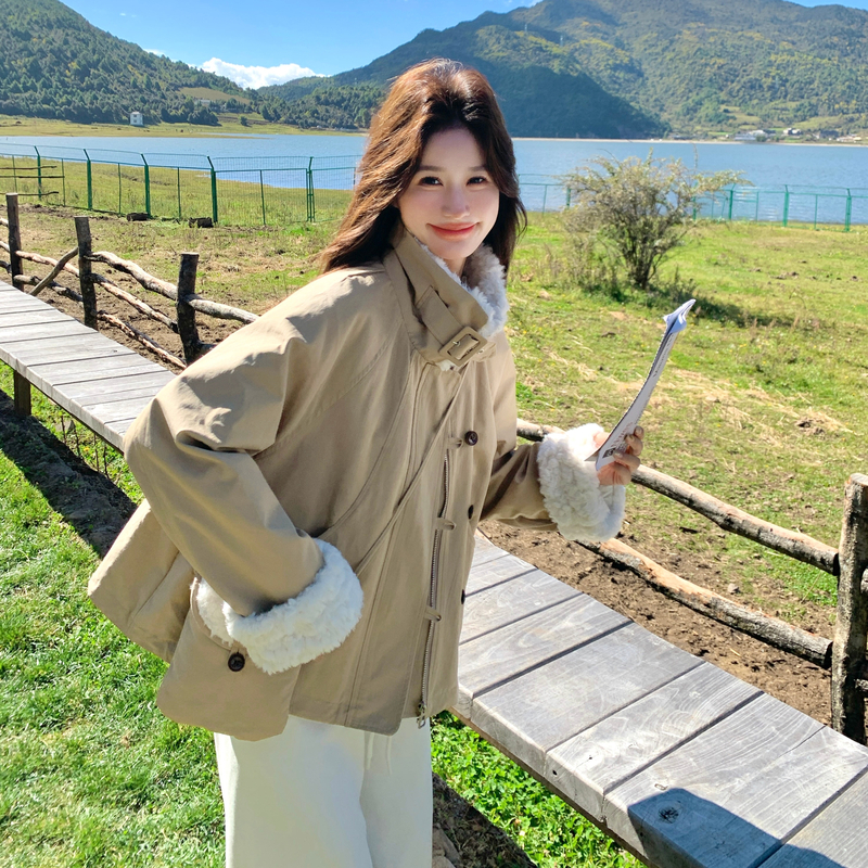 皮毛一体翻领羊羔毛外套女秋冬2025新款韩系巨好看小个子短款上衣