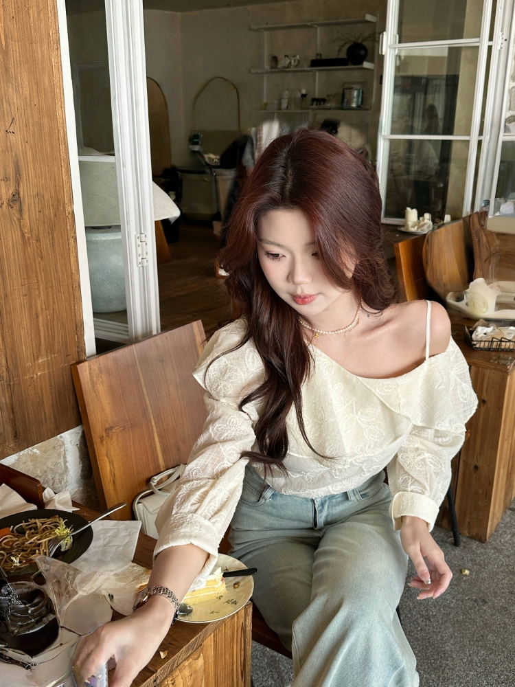 【一梦清欢】韩系穿搭斜肩奶杏色衬衫女立体刺绣设计感长袖上衣