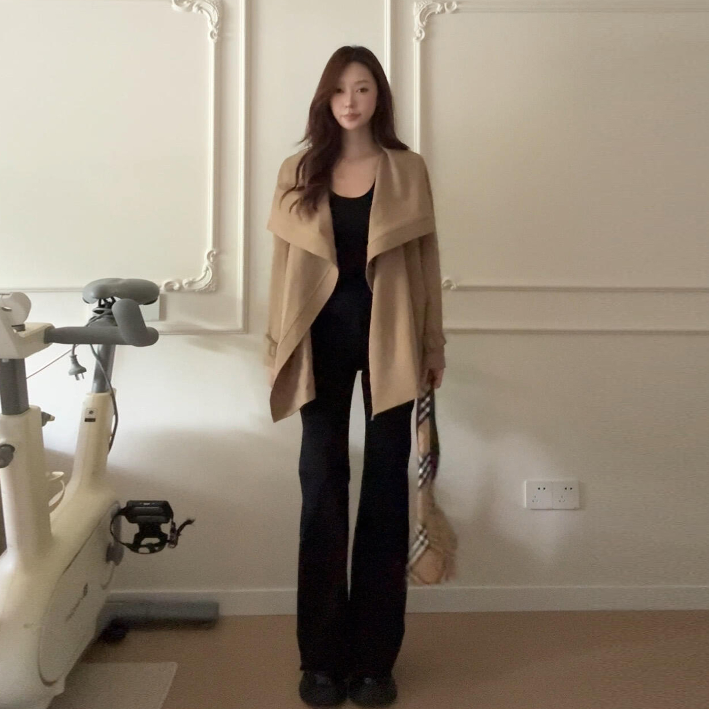 韩系氛围感穿搭高级感超好看风衣外套早秋冬设计感大翻领短款外套