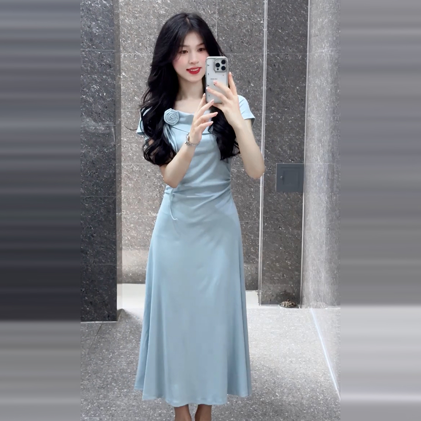 【现货+运补】蓝色短袖连衣裙2025夏季新款法式巨好看收腰长裙5256
