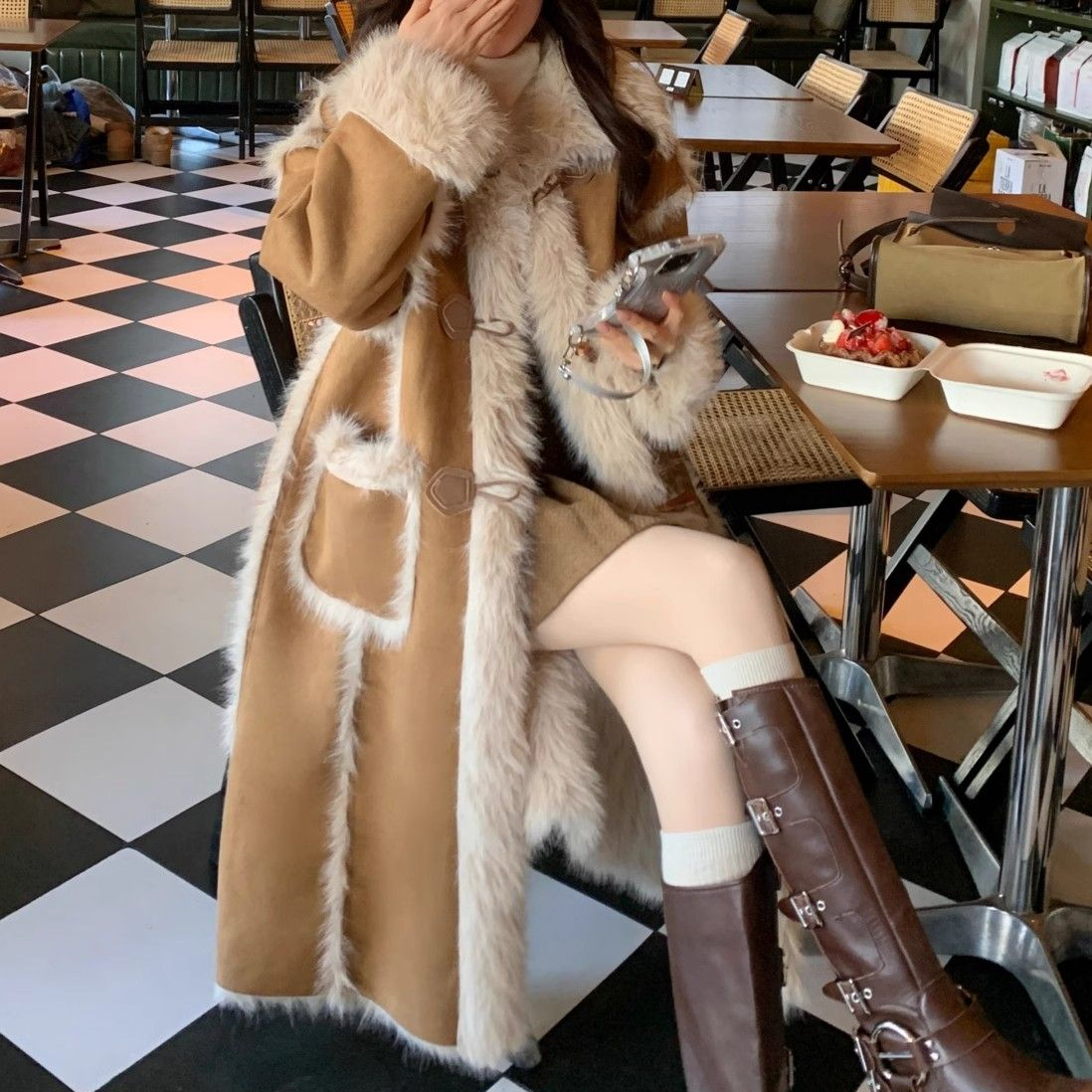 2025中长款大衣毛毛外套女宽松加厚保暖冬季爆款轻奢名媛设计感潮