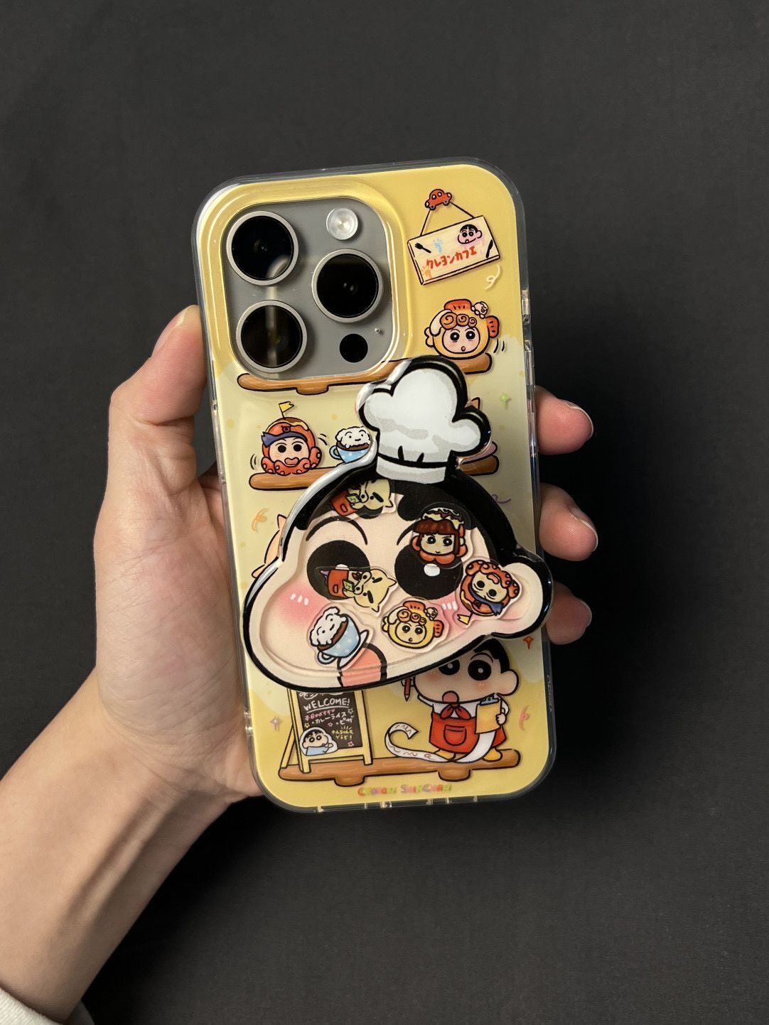 厨师小新摇摇乐支架适用苹果16Promax手机壳iPhone13保护套15大孔