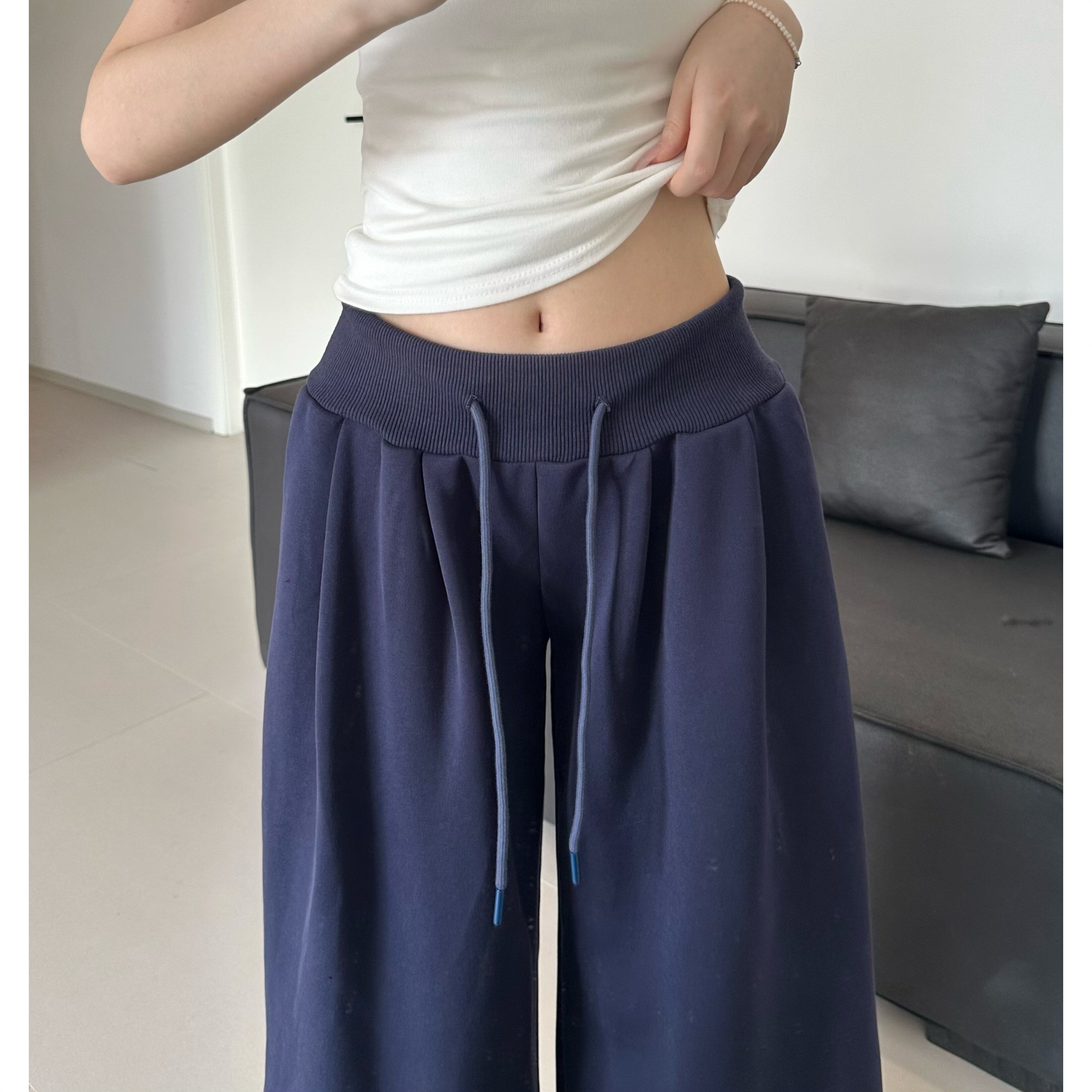 鑫鑫同学藏青直筒阔腿裤女秋季2025新款休闲低腰显瘦百搭运动卫裤