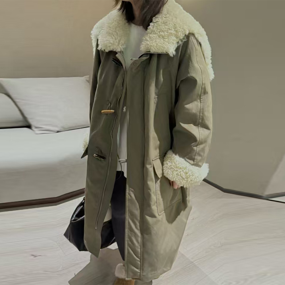 韩系牛角扣连帽海军领设计感外套2025冬季长款加厚大翻领棉服上衣