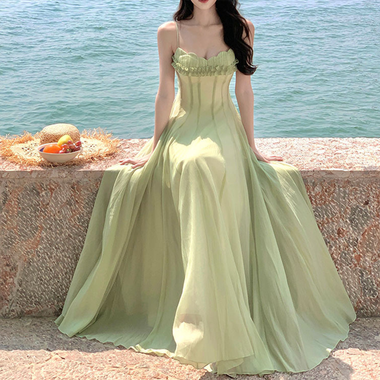 度假显瘦长款绿色连衣裙2025气质法式吊带裙长裙网纱裙子温柔收腰