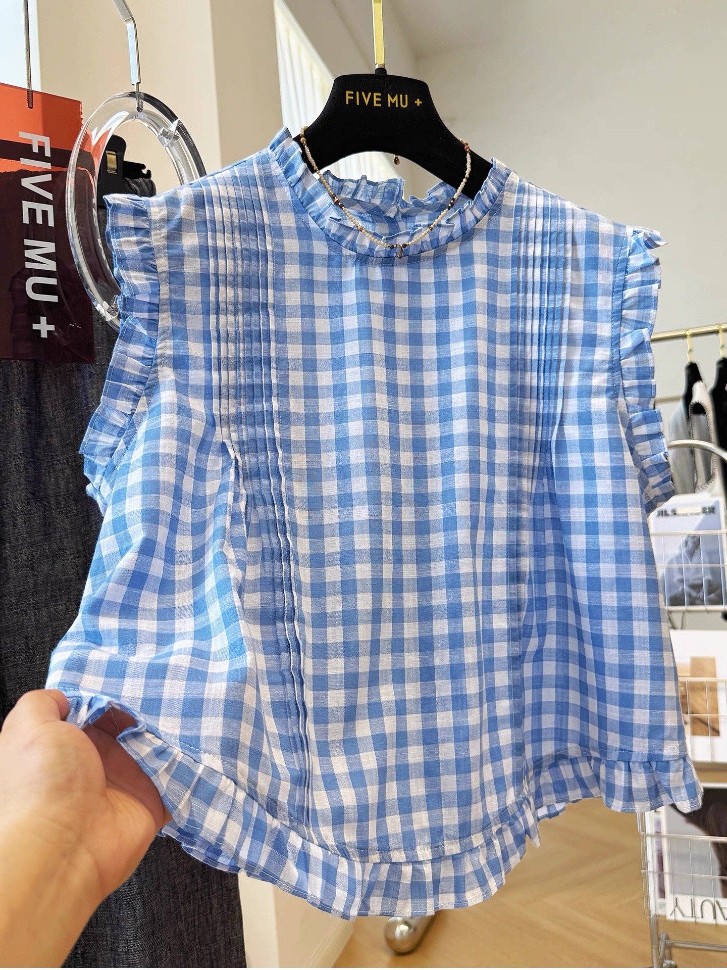 韩系圆领木耳边格子无袖衬衫女2025夏季款后排扣显瘦百搭上衣别致