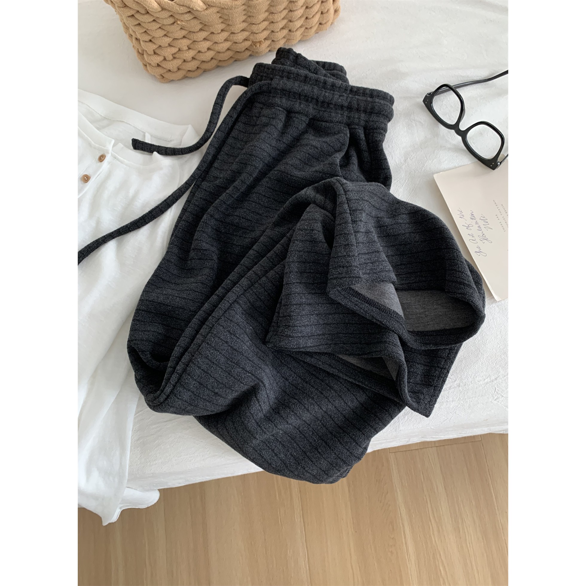 大码女装胖mm240斤韩系慵懒加厚条纹阔腿裤女秋冬垂感显瘦休闲裤