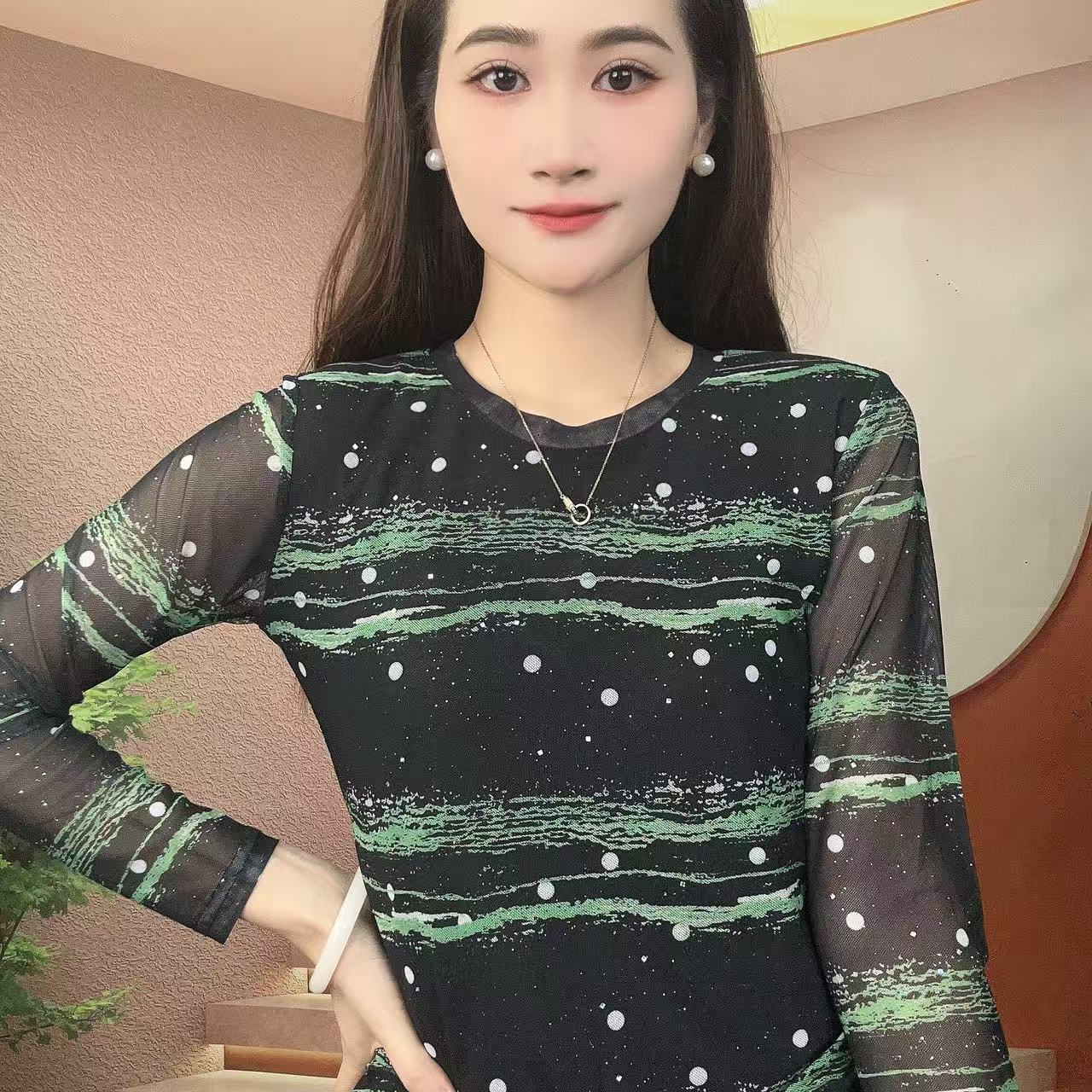 2025秋冬新款长袖圆领肌肤纱时尚显瘦印花T恤上衣A547