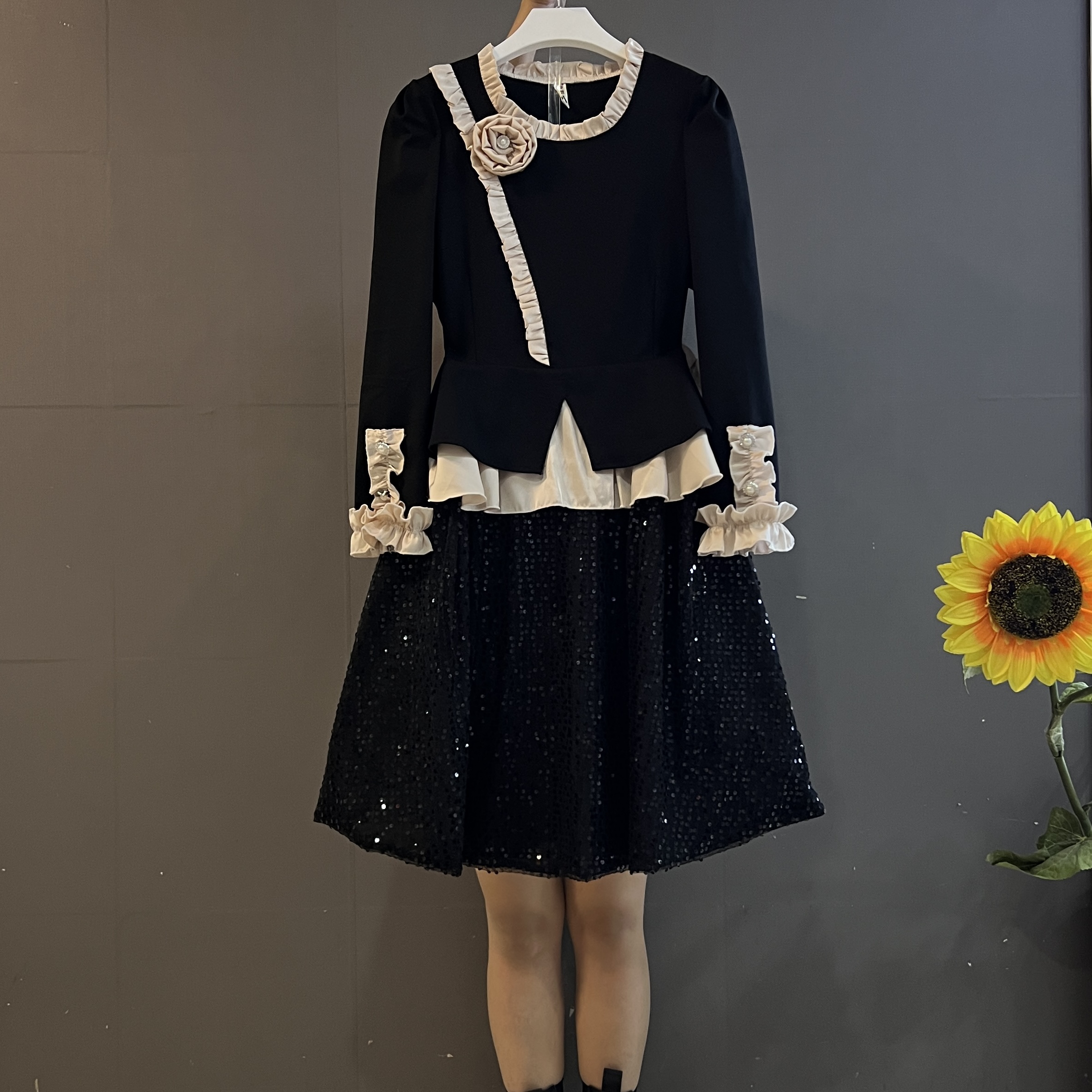 早秋新款木耳花边领长袖立体花朵拼接网纱假两件气质显瘦连衣裙