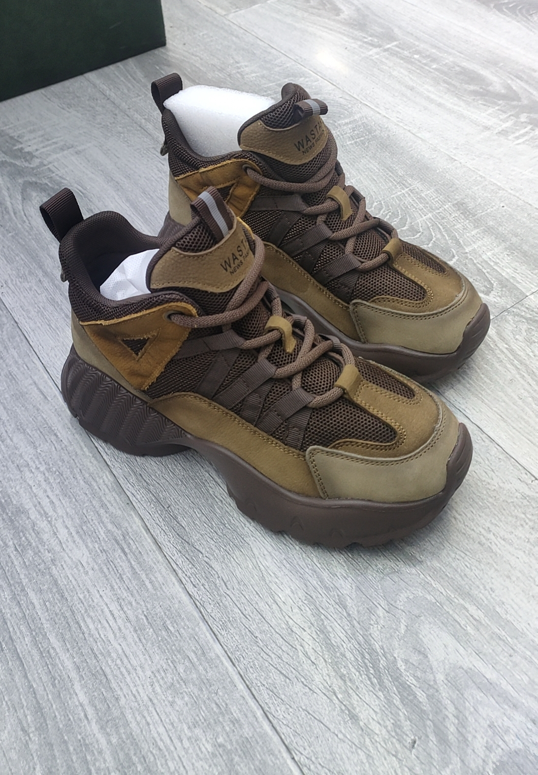 女式老爹鞋新款到了