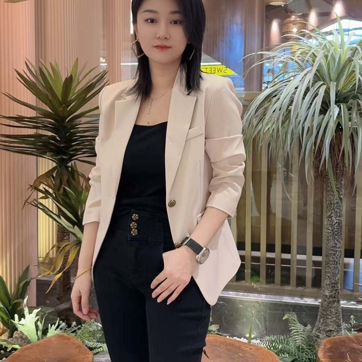 6618款春季西服外套（搭配胸针）