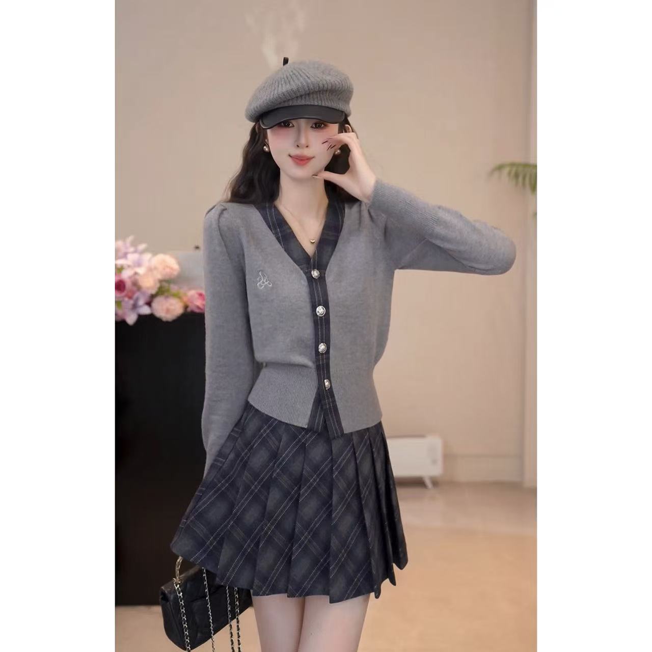 YUANLIANSU/圆脸酥【半岛情书】文艺小香风针织上衣+格纹半身裙套装