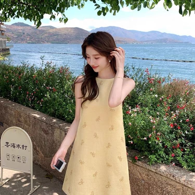 法式富家千金重工蝴蝶结无袖连衣裙女夏季高级感减龄短款背心裙子