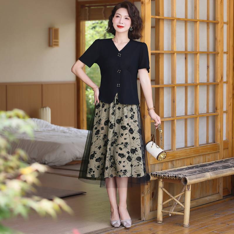 夏季妈妈套装短袖T恤薄款气质时尚网纱半身裙夏女装碎花裙两件套