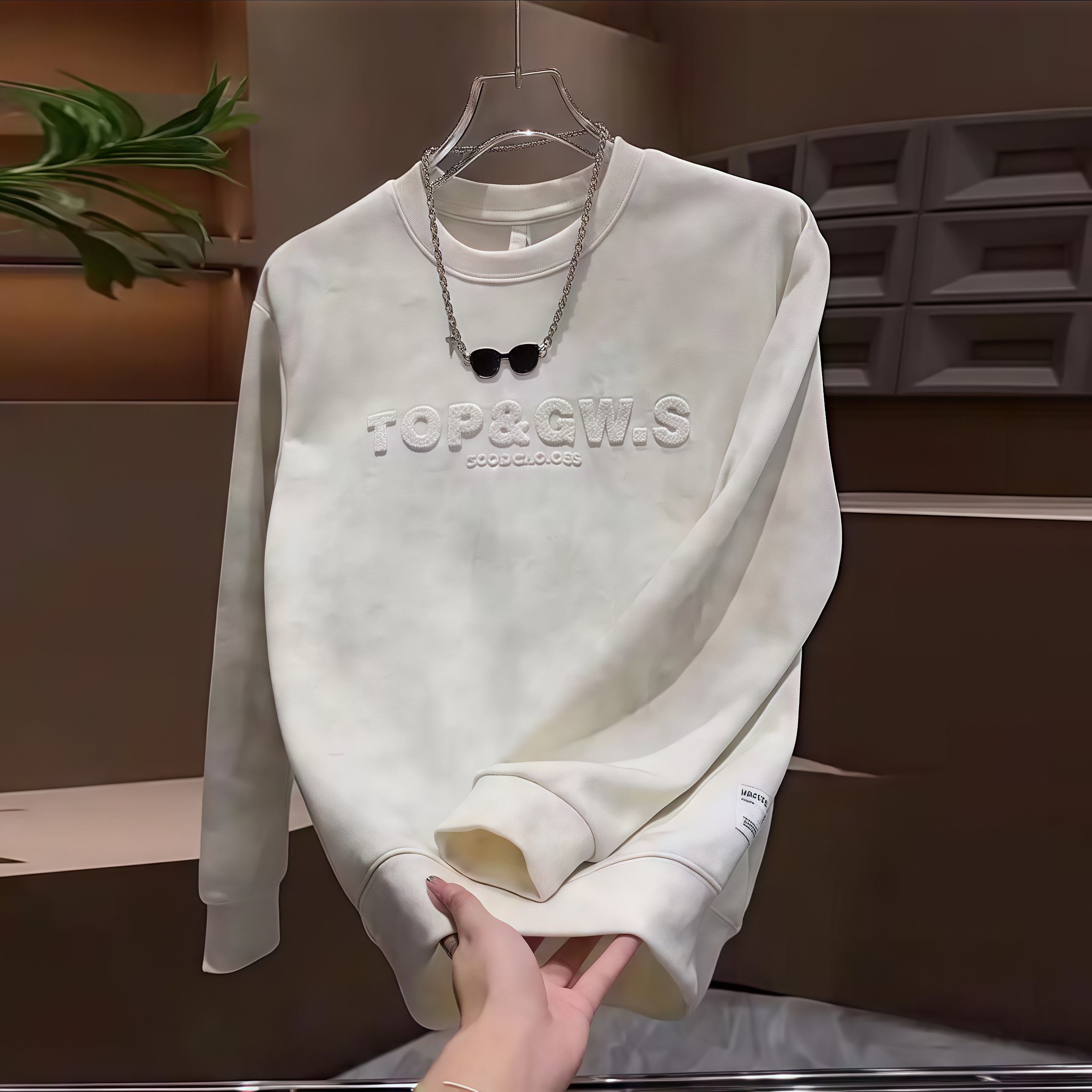 2025秋冬新款百搭潮流套头钢印字母晕染上衣男士长袖休闲时尚卫衣