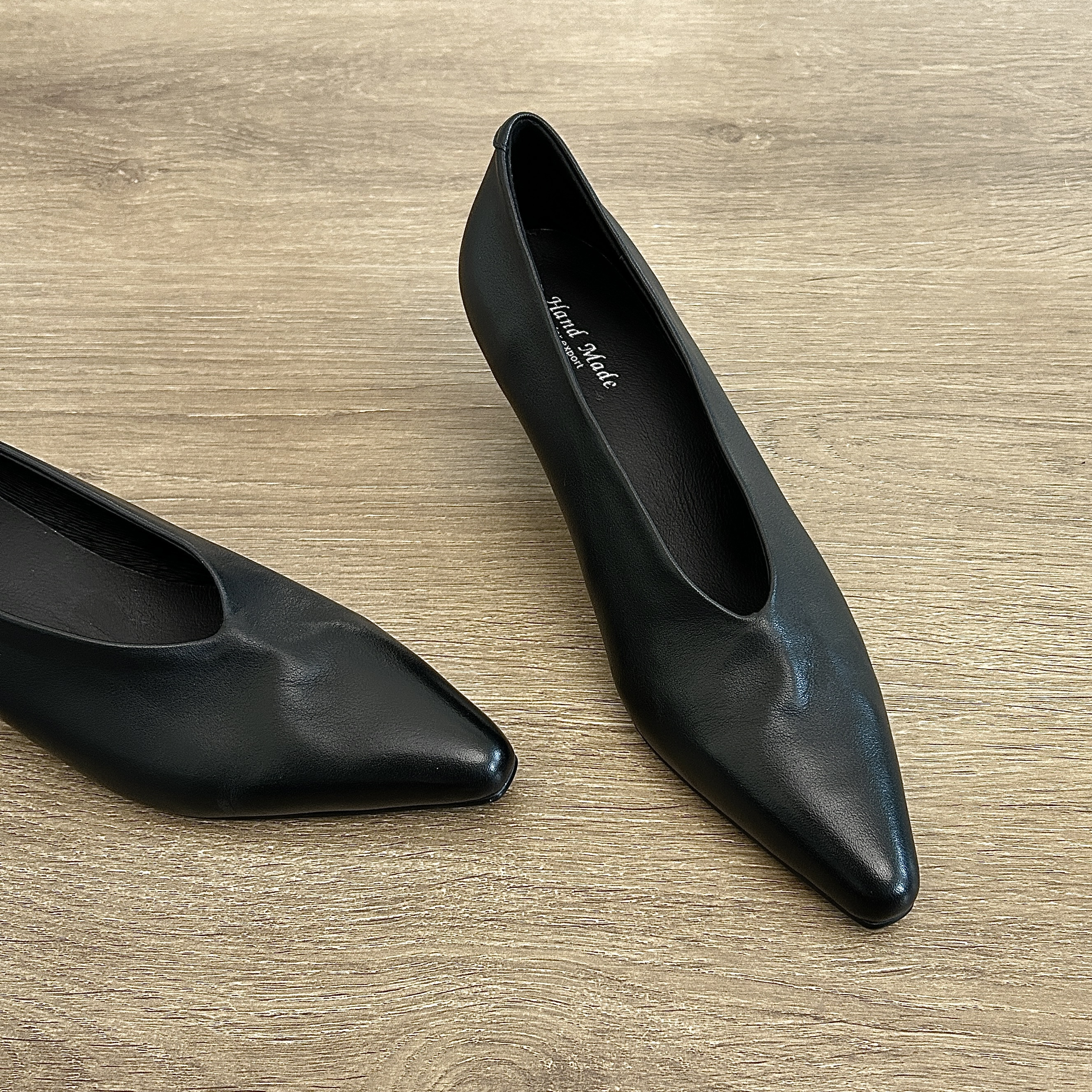 Dannyfrey手工小牛皮中跟单鞋女春夏新款粗跟V口舒适复古奶奶鞋