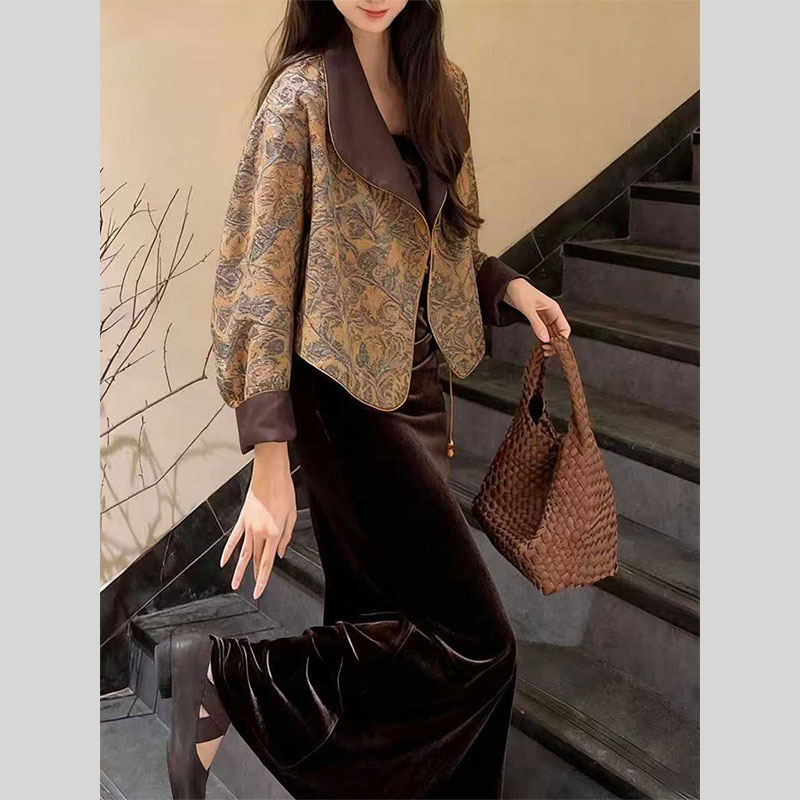 2025年秋季新款气质高端独特漂亮新中式国风上衣女高端年轻款外套