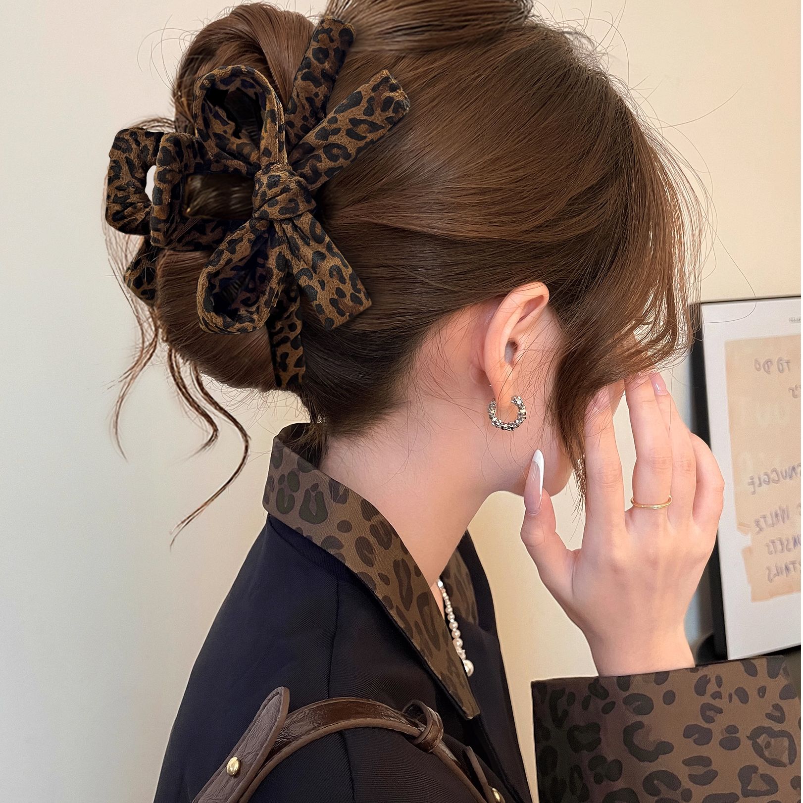 豹纹蝴蝶结抓夹女高级感大号鲨鱼夹2025新款秋冬后脑勺盘发夹发饰