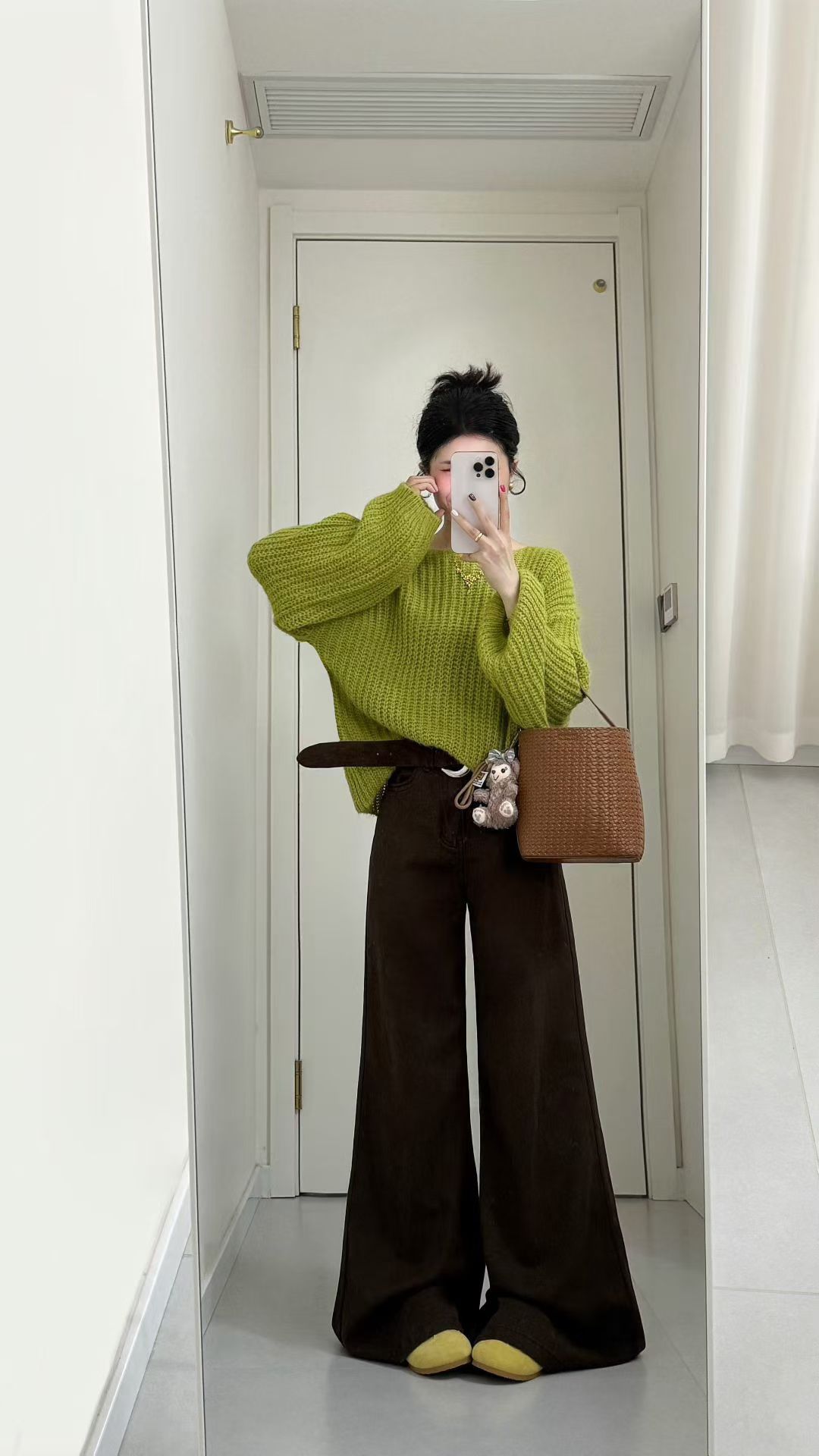 韩系氛围感早秋穿搭软糯慵懒绿色灯笼袖针织毛衣搭配休闲裤两件套
