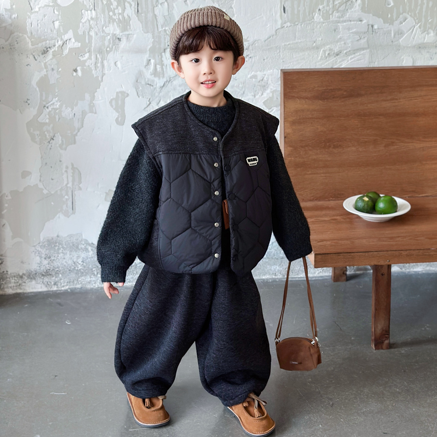 男童秋冬季夹棉马甲三件套2025款洋气时髦男孩宝冬装针织毛衣套装