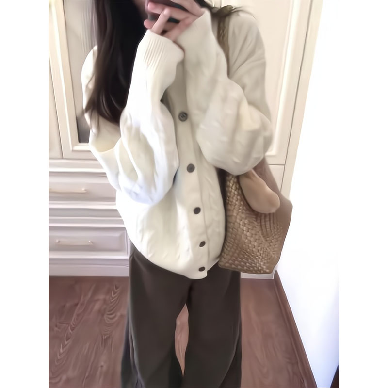 韩系秋冬氛围感慵懒风穿搭白色麻花针织开衫高腰直筒宽松显瘦裤子