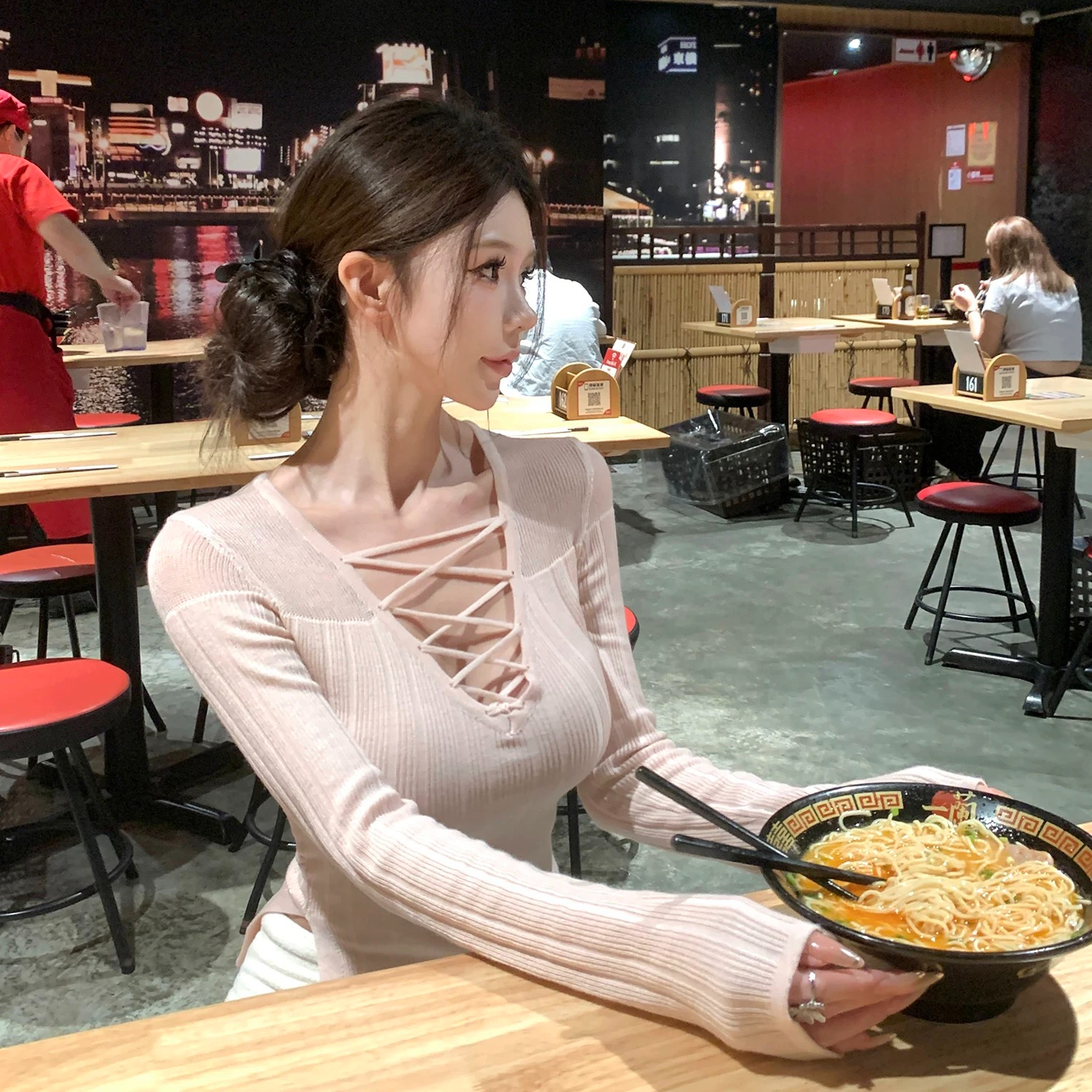 纯欲性感镂空交叉绑带设计感针织上衣女秋冬辣妹修身内搭打底毛衣